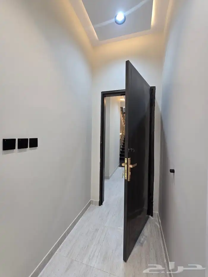 للبيع شقق علويه VIP سطح مستقل 6غرف من 500 ألف حي درة الموسي 10