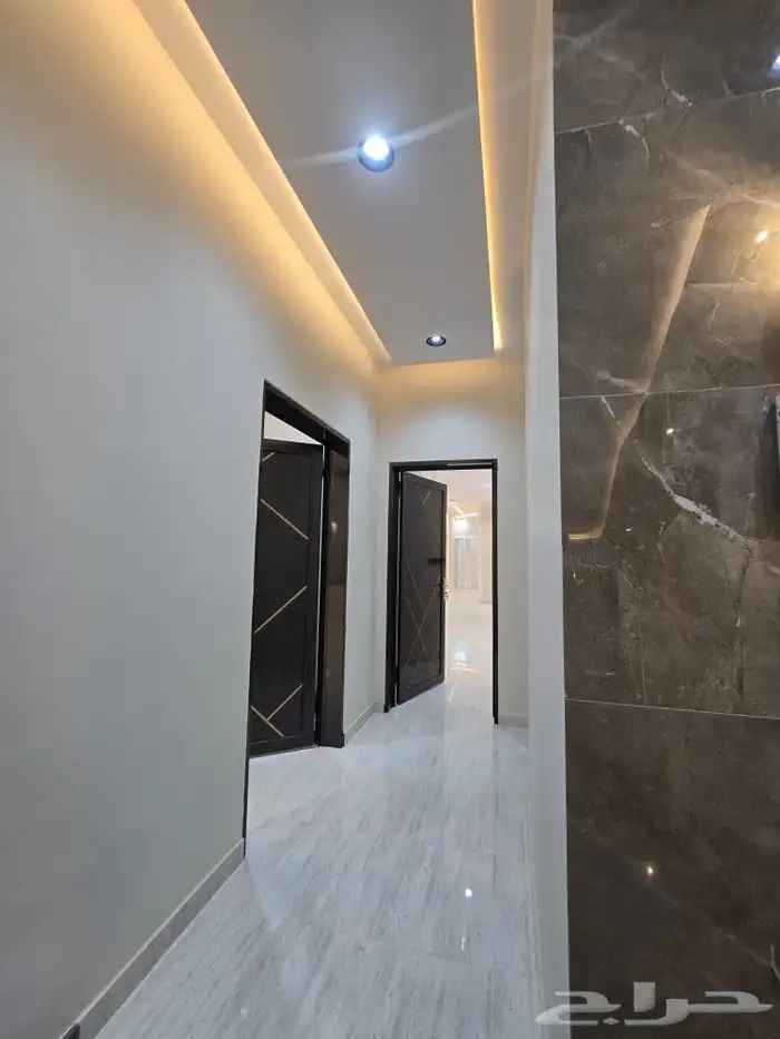 للبيع شقق علويه VIP سطح مستقل 6غرف من 500 ألف حي درة الموسي 6