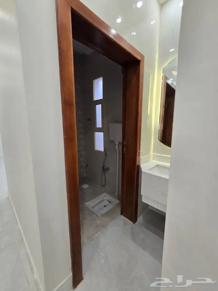 للبيع روف علوى مع ملحق مصعدراكب ومطابخ جاهزه650 ألف احدرفيدة 25