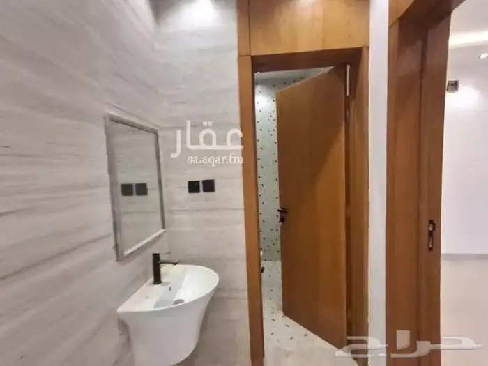 للبيع تاون هاوس نظام 3 ادوار 780 الف 9