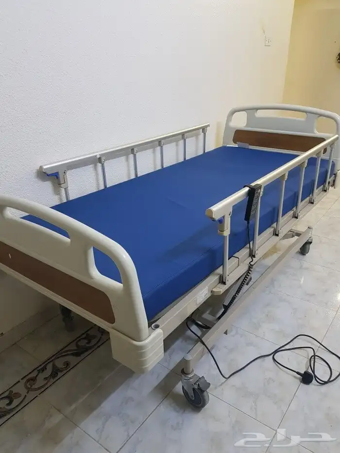 سرير طبي كهربائي شبه جديد 0