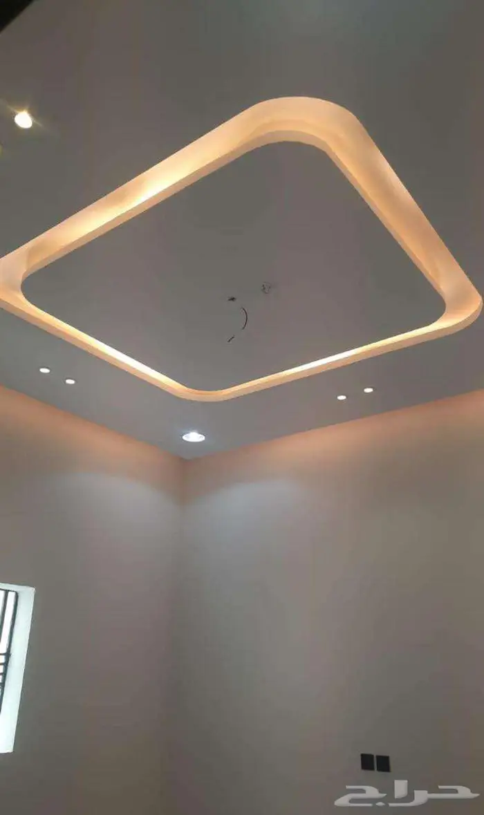 للايجار مجمع تجاري بعد اشارة شكوان طريق الملك فهد 7