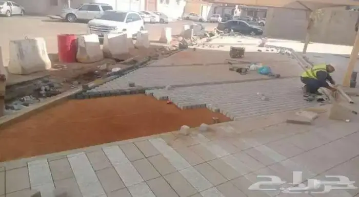 متخصصون في أعمال البردورات والإنترلوك والبلاط 3