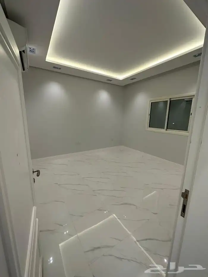 للبيع شقه تمليك بحي النزهه 259م دورين 13