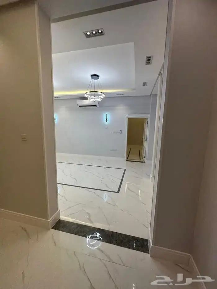 للبيع شقه تمليك بحي النزهه 259م دورين 8