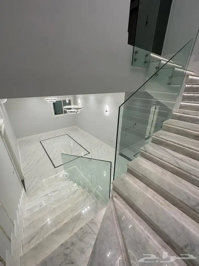 للبيع شقه تمليك بحي النزهه 259م دورين 16