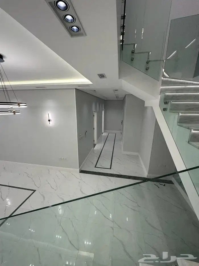 للبيع شقه تمليك بحي النزهه 259م دورين 6