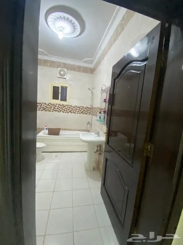 شقة للايجار حي شوران 7