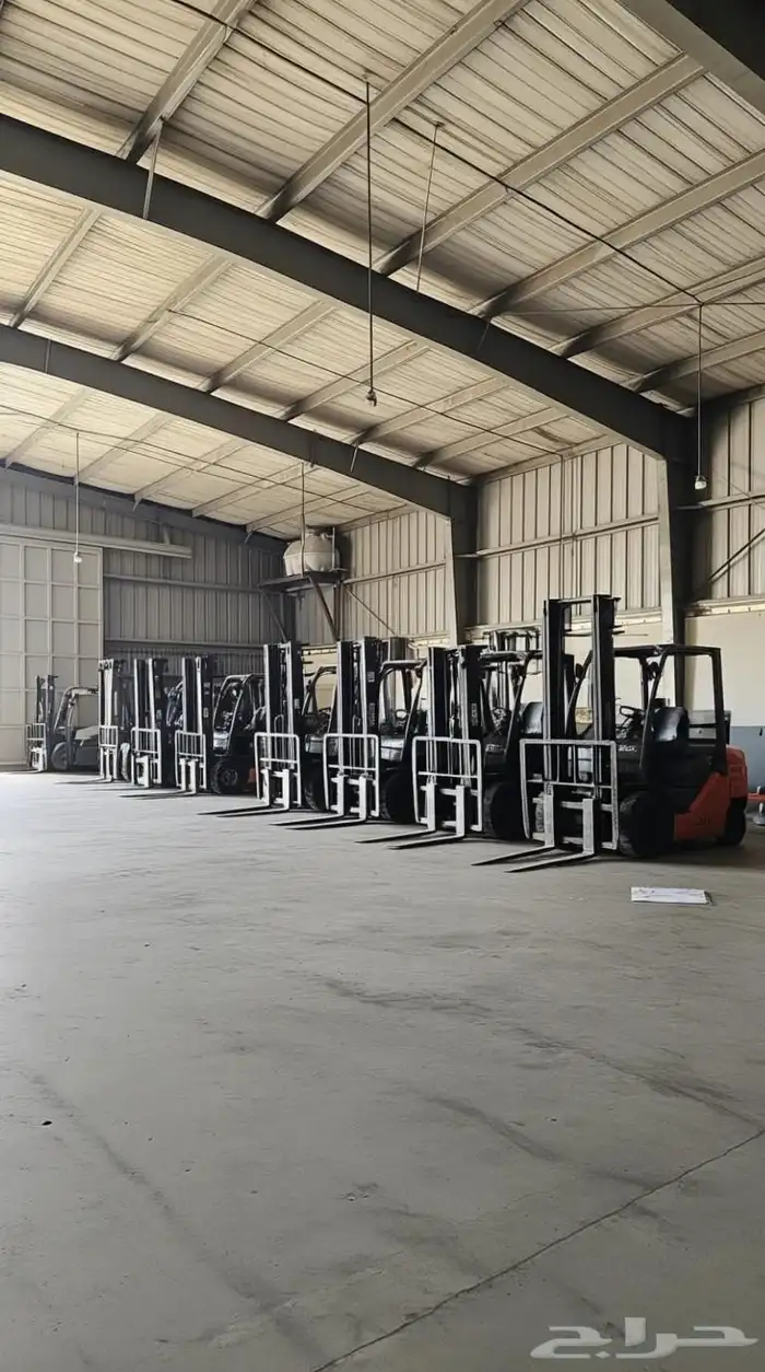 رافعه شوكيه فوركلفت ايجار forklift for renr رافعة شوكية اجار 1