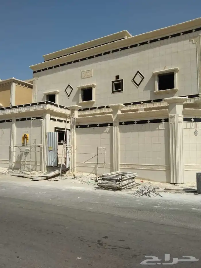 لياسه ملونه بطحاء الرياض تعطي شكل الحجر 0