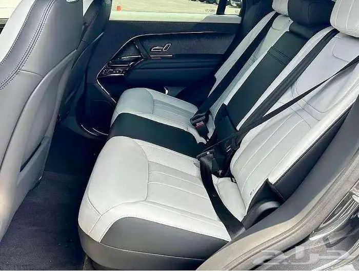 رانج روفر سبورت P400 Dynamic SE موديل 2025 ب 390 الف 8