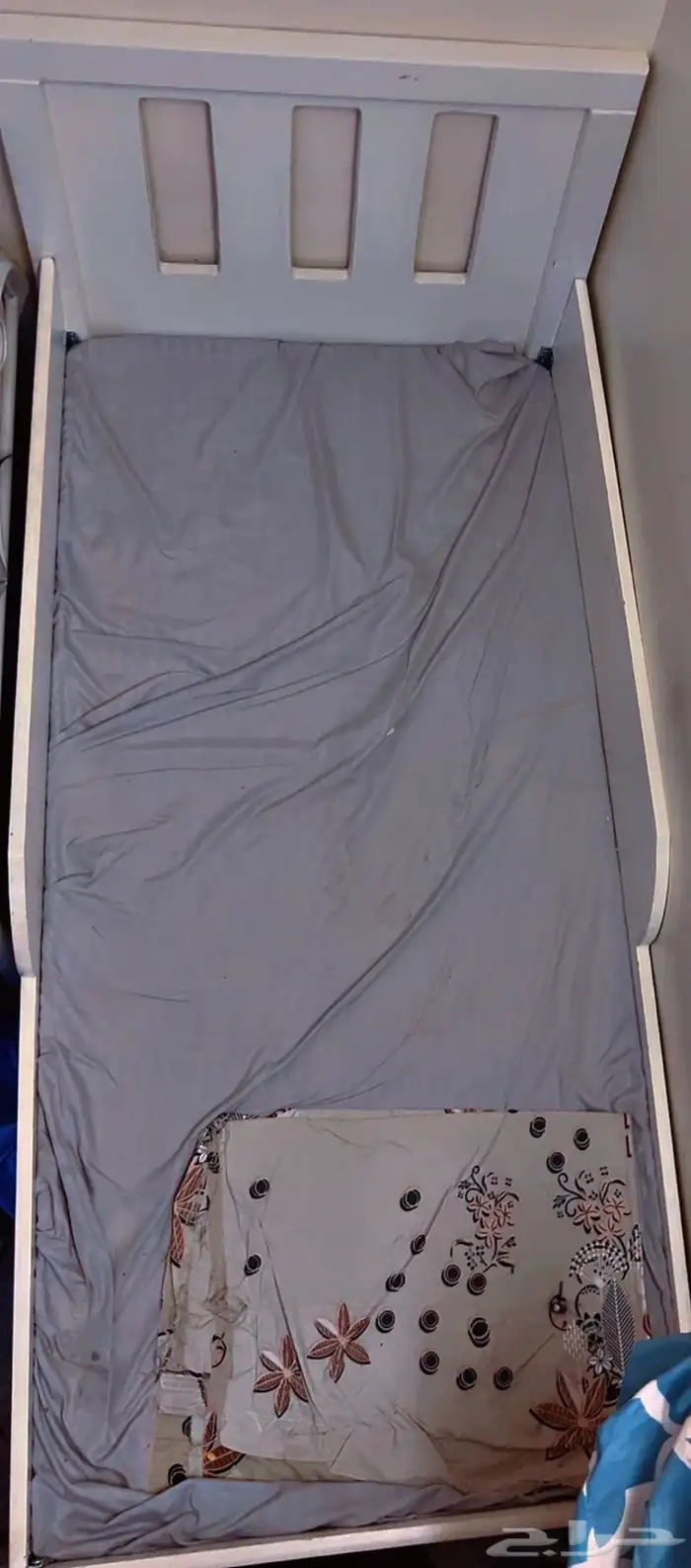 سرير اطفال مع المرتبة استخدام خفيف سبب البيع نقل 3