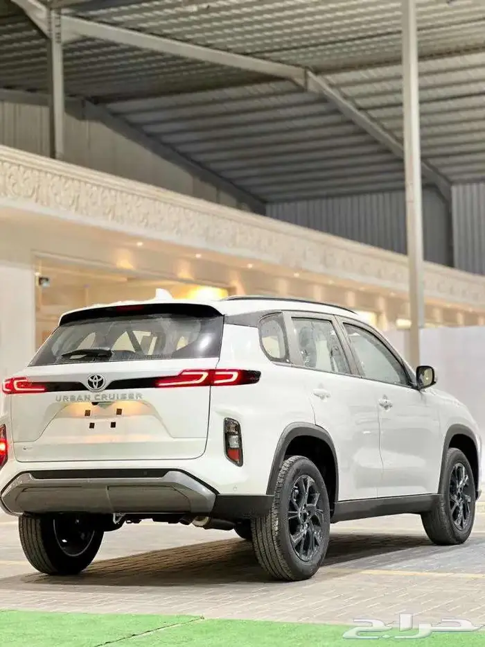 تويوتا أوربان كروز GL استاندر و GLX فل كامل موديل 2026 8