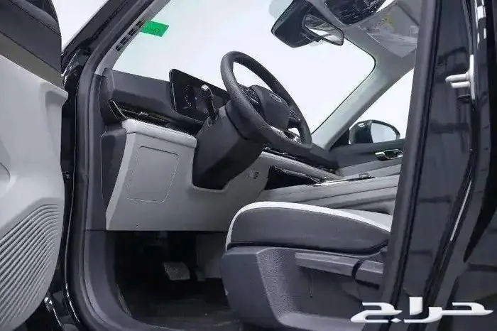 فورد تيريتوري 2025 تيتانيوم بلس 10