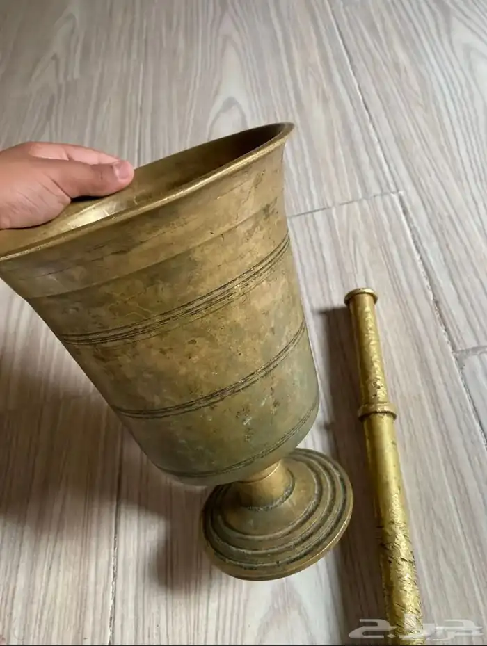 نجر قديم من فوق 70 سنه الصناعه سوريه الارتفاع 24سم الوزن 6 3