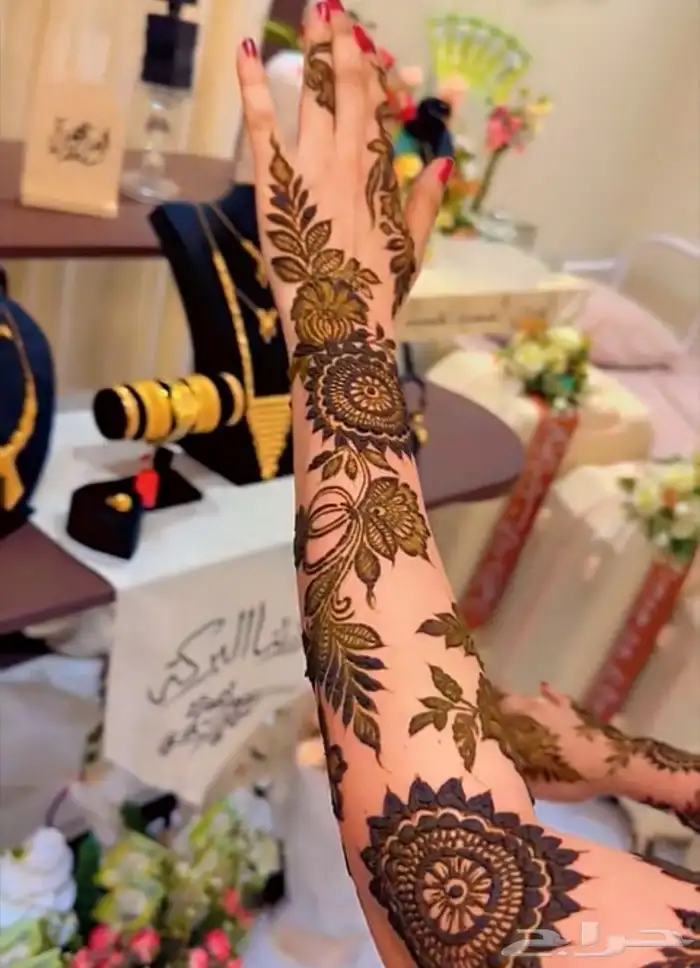 نقش حناء على حسب طلب الزباين والسعر مناسب جدا للجميع 7