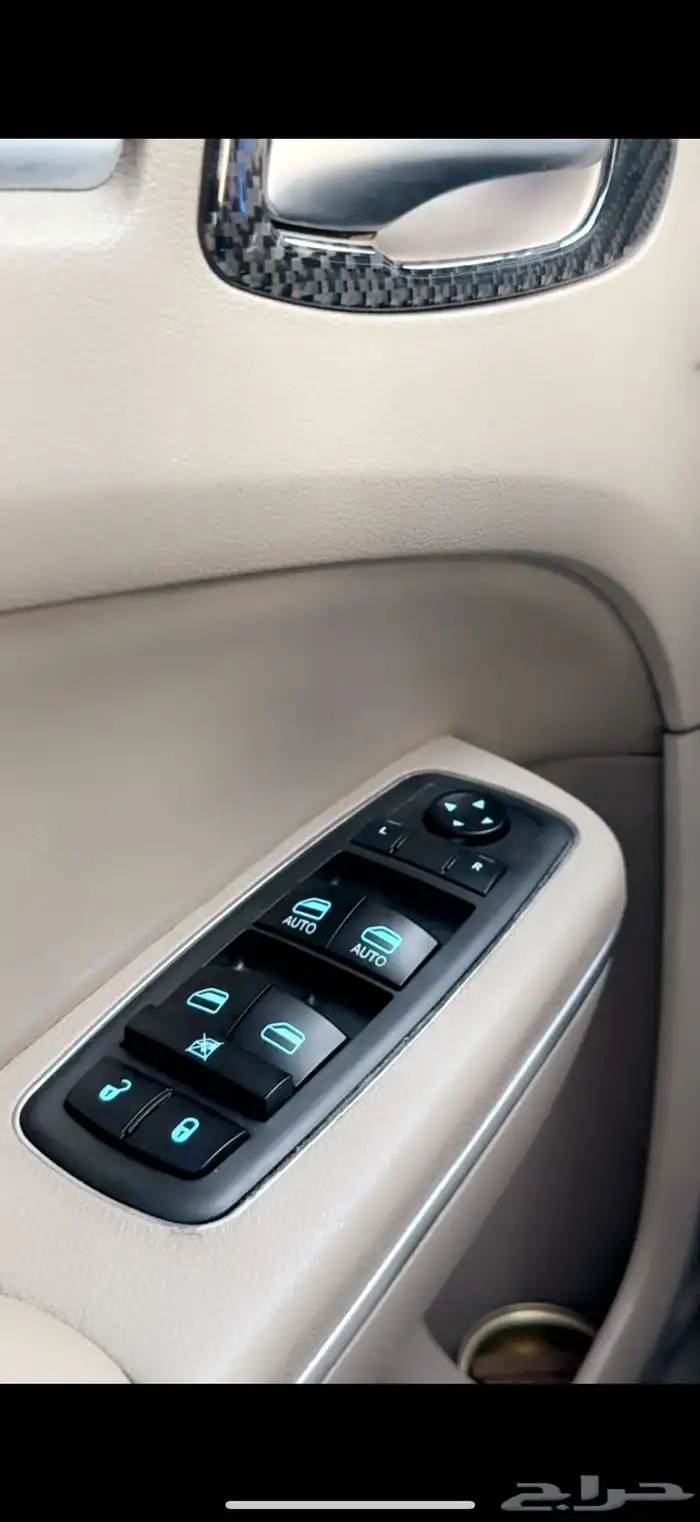 كرايزلر SRT 10