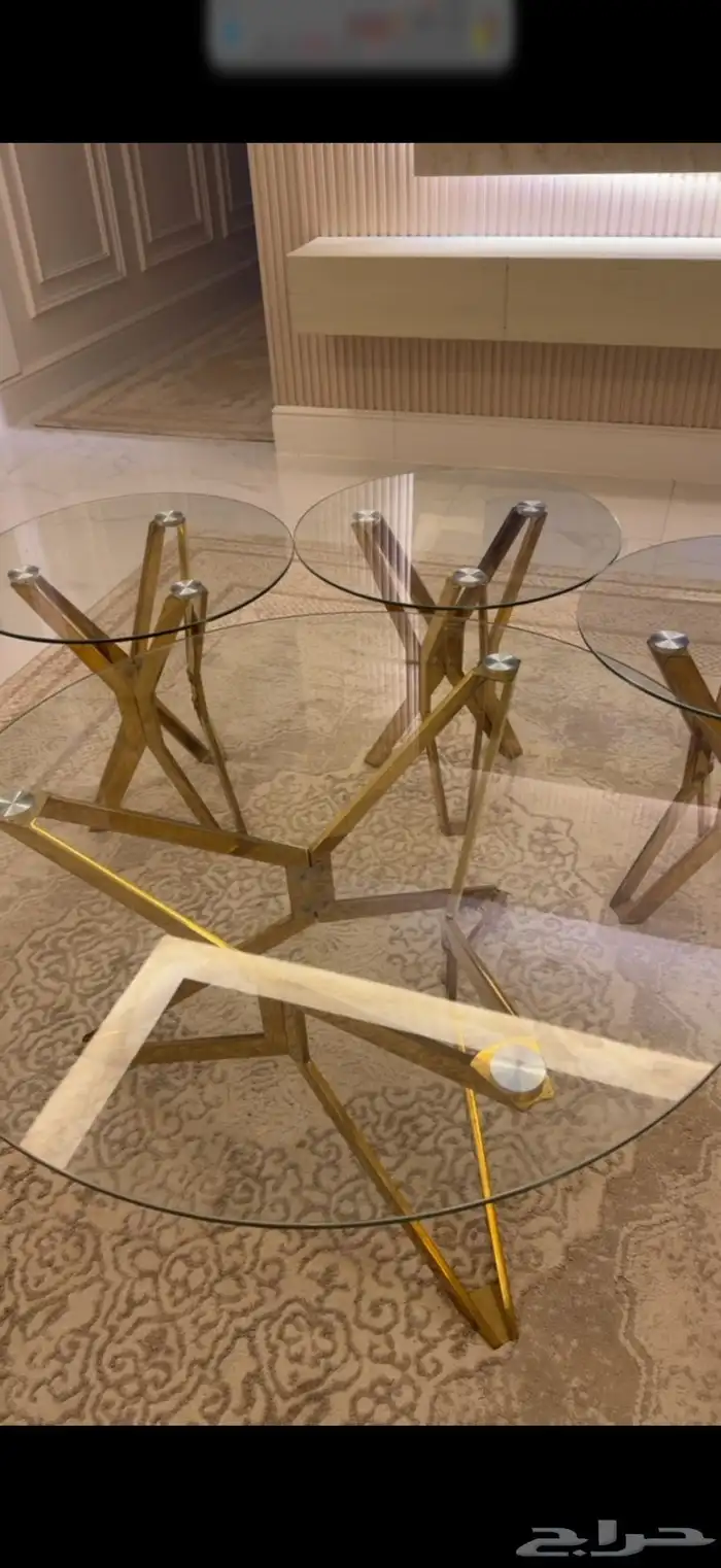 طاولة كنب للبيع نظيفه استخدام بسيط 2