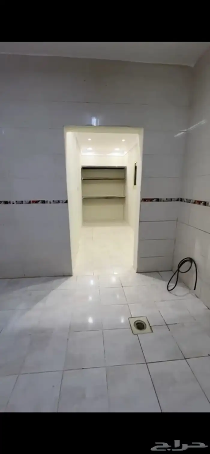 شقة للإيجار مجدده بالكامل قريبه من جميع الخدمات 3