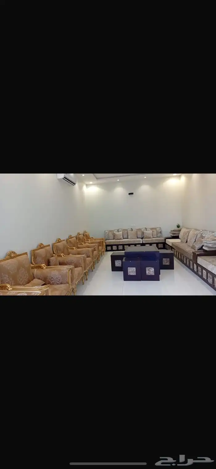 ثلاث اطقم كنبات صالون مغربي وكنب كلاسيكي واخر عادي 2