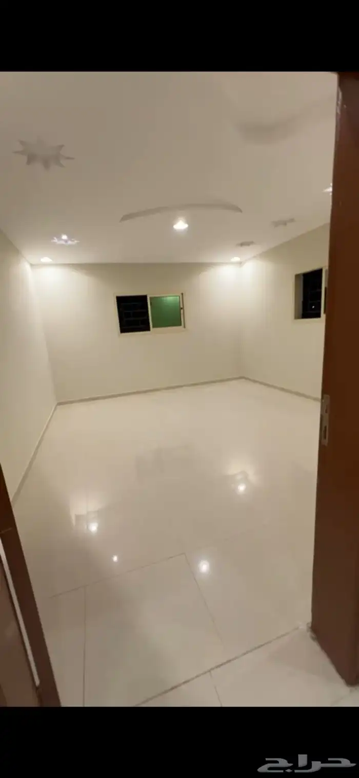 شقة للإيجار مجدده بالكامل قريبه من جميع الخدمات 1