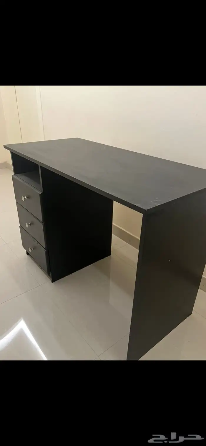 للبيع طاولة مكتب بحالة ممتازة 0