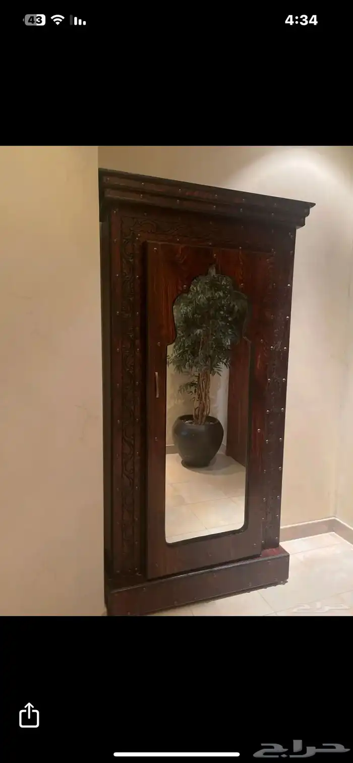 دولاب عبايات خشبي 0