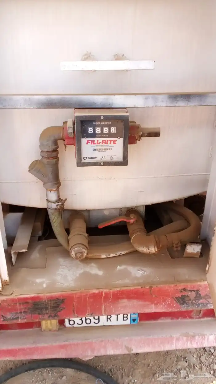 للبيع دينا جاك 2011 صهريج ديزل 6000 لتر جاهز بعداد ومضخة 4