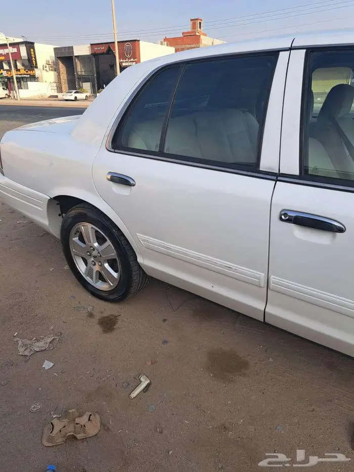 فورد كراون فكتوريا2010 2