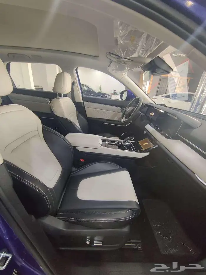 بيستون t99 2023 ليموزين اسود وازرق 5