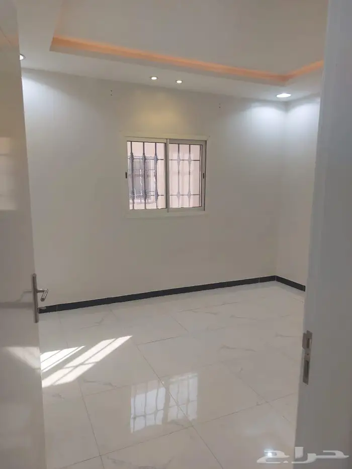 للإيجار شقة تابعة لفلة بحي طويق 5