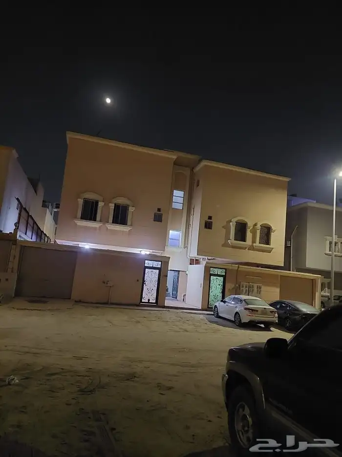 للاجار خمس غرف دور ثالث الضاحية الحي الثالث 1500شهري 0