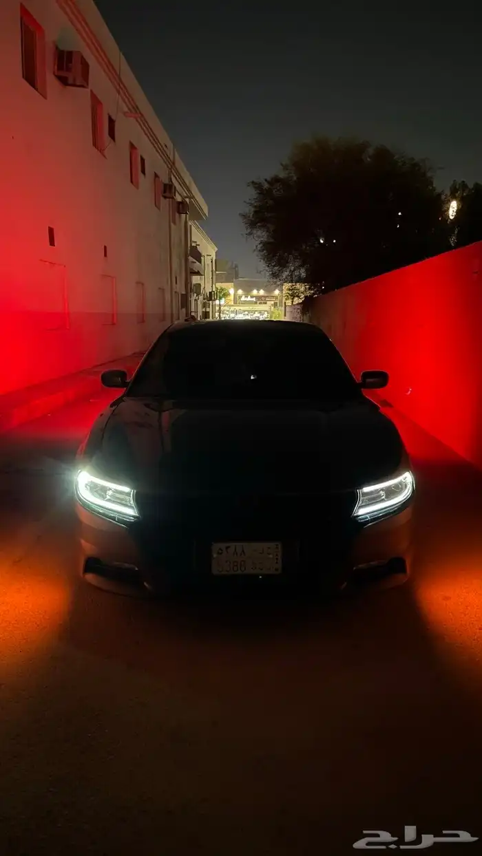 للبيع تشارجر RT 2015 نضيف 11