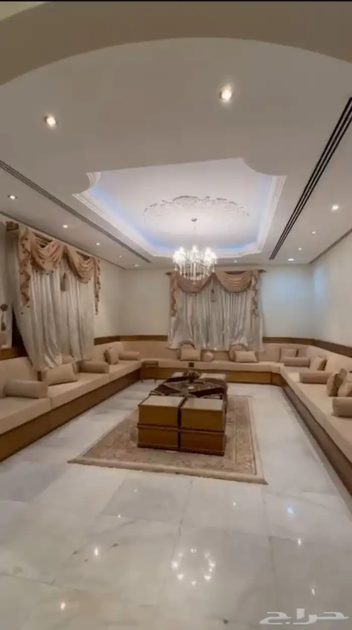 فيله للبيع حي الندى 0