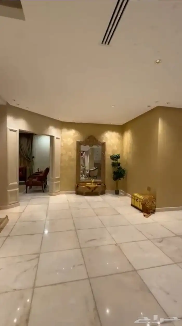 فيله للبيع حي الندى 5