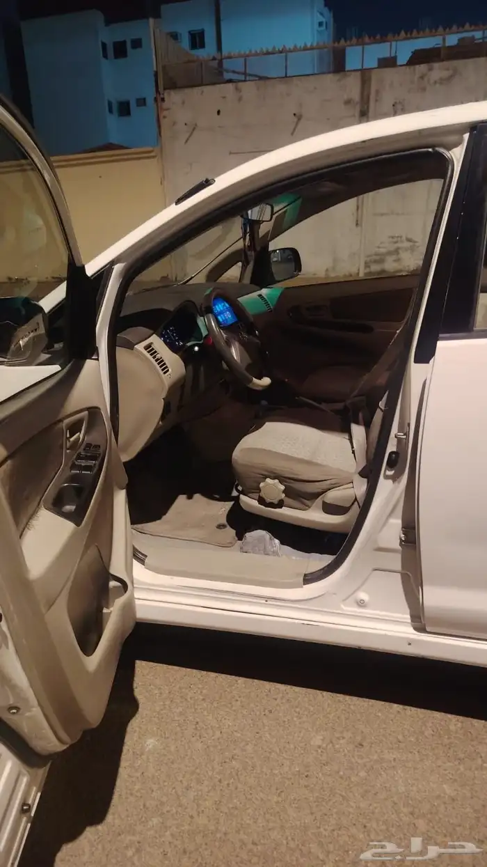 انوفا تويوتا 2015 1