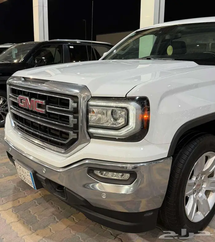 للبيع جمس سييرا 2018 فل كامل فئة Z71 سعودي ( عداد قليل ) 6