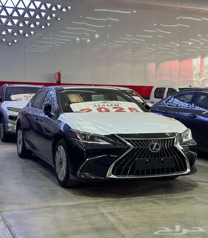 لكزس ES 300 AH 2025 1