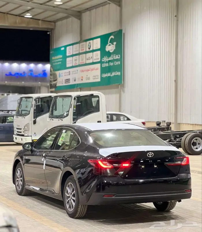 تويوتا كامري E موديل 2025 17