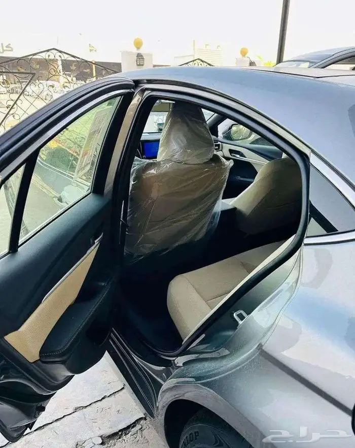 تويوتا كامري LE هايبرد 2025 اصفار 11