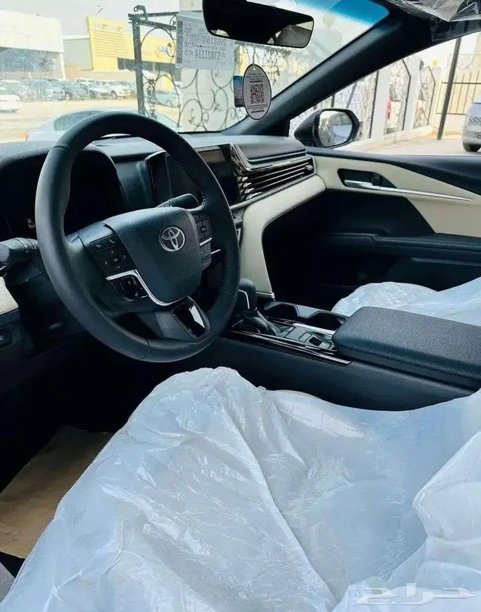 تويوتا كامري LE هايبرد 2025 اصفار 5