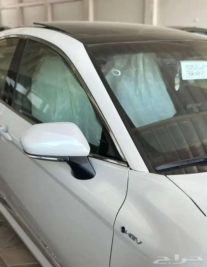 تويوتا كامري LE هايبرد 2025 اصفار 13