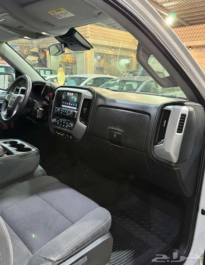 للبيع جمس سييرا 2018 فل كامل فئة Z71 سعودي ( عداد قليل ) 38