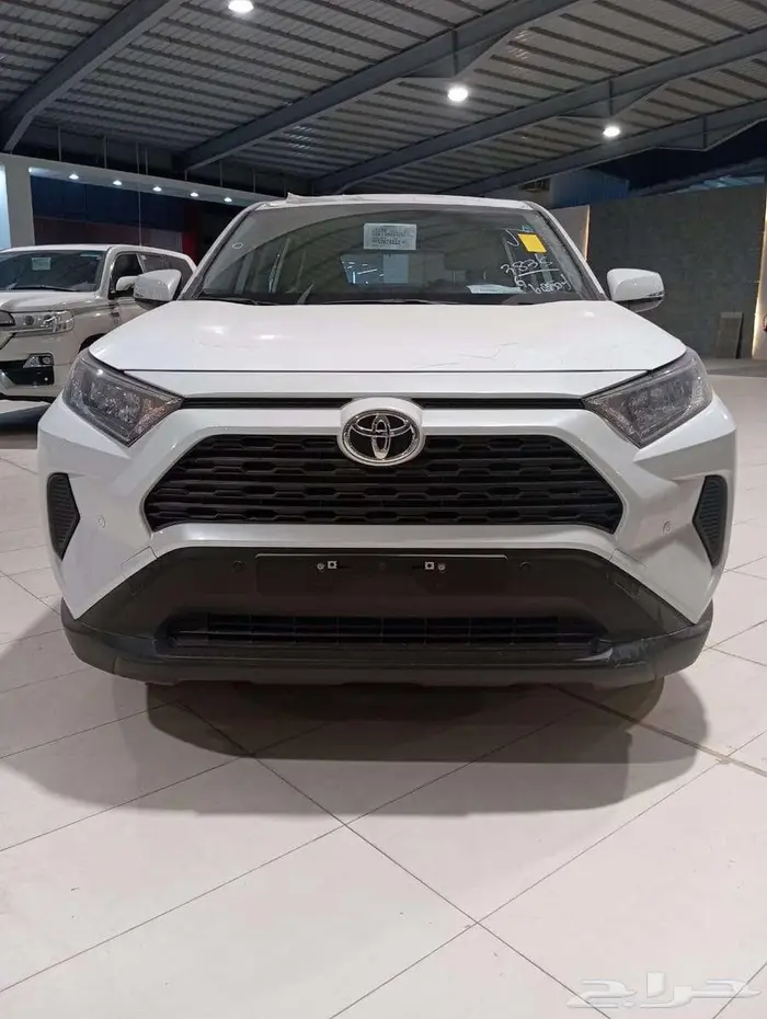 تويوتا راف فور LE ستاندر دبل بنزين 2025 0