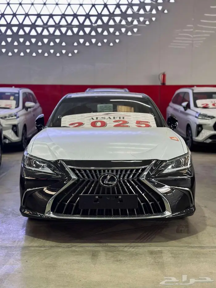 لكزس ES 300 AH 2025 0