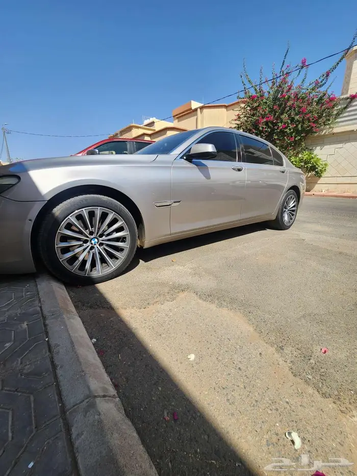 بي ام دبليو 740 2009 4