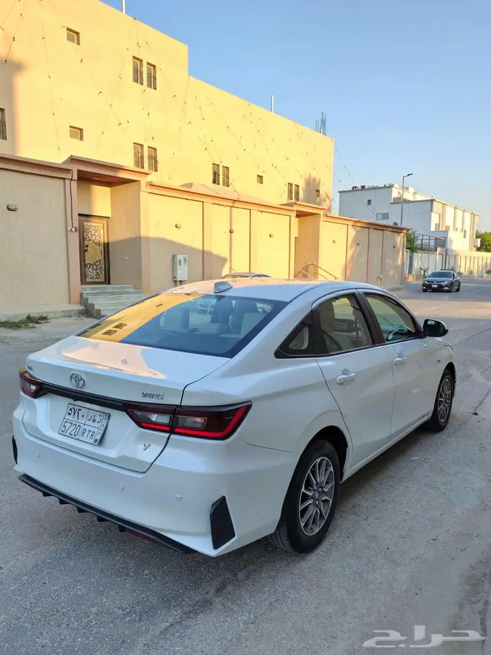 تويوتا يارس 2023 2