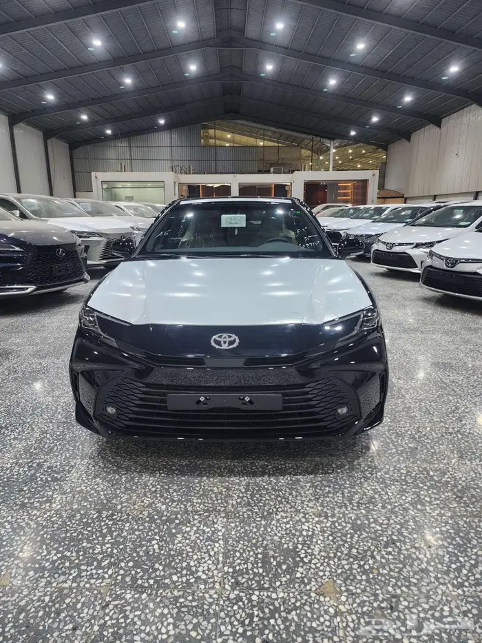 كامري LE فتحه سقف 2025 بنزين اسود السعر 126500 2