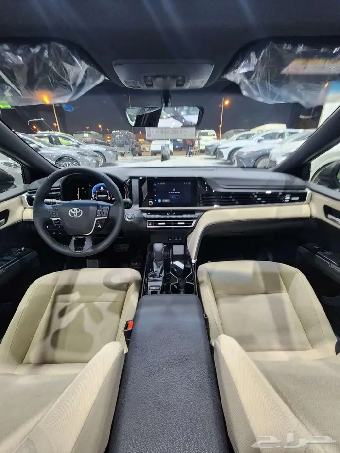 كامري LE فتحه سقف 2025 بنزين اسود السعر 126500 6