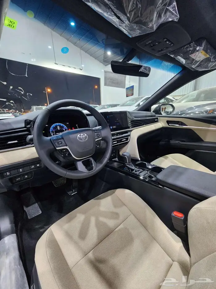 كامري LE فتحه سقف 2025 بنزين اسود السعر 126500 9